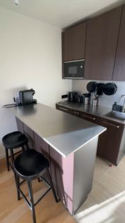 В Париже сняла апартаменты в самом центре, в районе Marais Показываю как симпатично и грамотно укомплектована кухня Особенно гениальное решение с и... - изображение 1 - telegram, view, париже