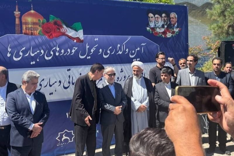 شهرآرانیوز: 🔶تسهیلات ۸ درصدی برای خرید ماشین‌آلات دهیاری‌ها | رشد ۱۷ برابری پرداختی‌ها در خراسان رضوی 👤قربانی، معاون دهیاری‌های سازم