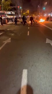 ברצלונה הספרדית, בזיעה ונדליזם באמצע העיר, יחד עם מהומה מצרפת ביו.link/alghade ertv, לעקוב אחרינו דרך התדיר…