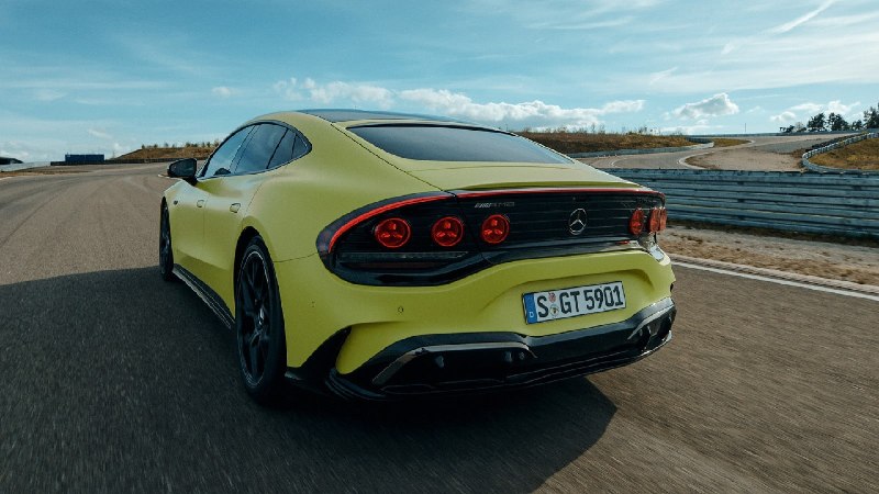 Mercedes-AMG представил 1169-сильный электроспорткар 4
