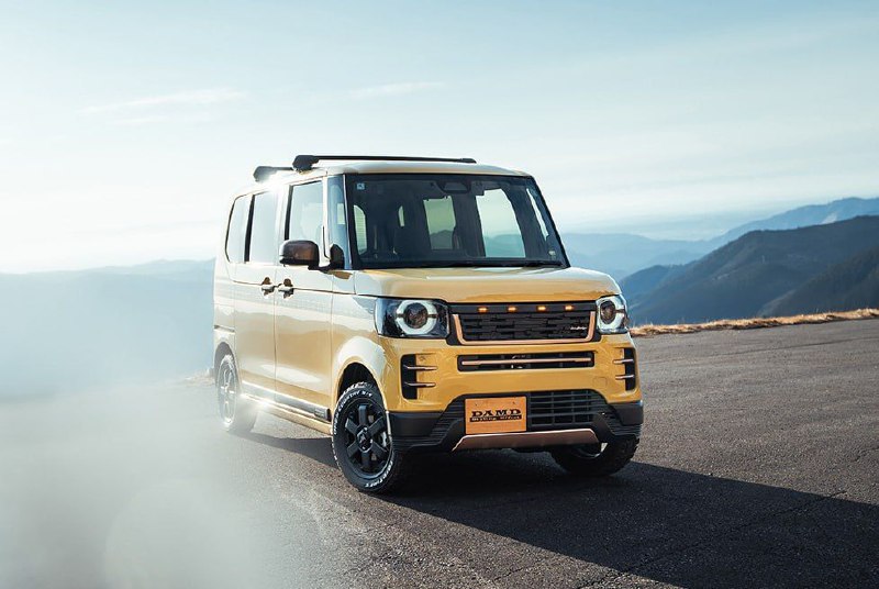 Honda N-Box получила тюнинг в стиле Range Rover 1