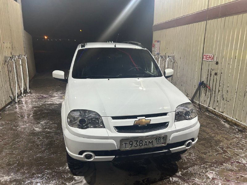 Нива chevrolet 2013 года выпуска. машина в отличном техническом состоянии! мосты коробка раздатка ра... - фотография