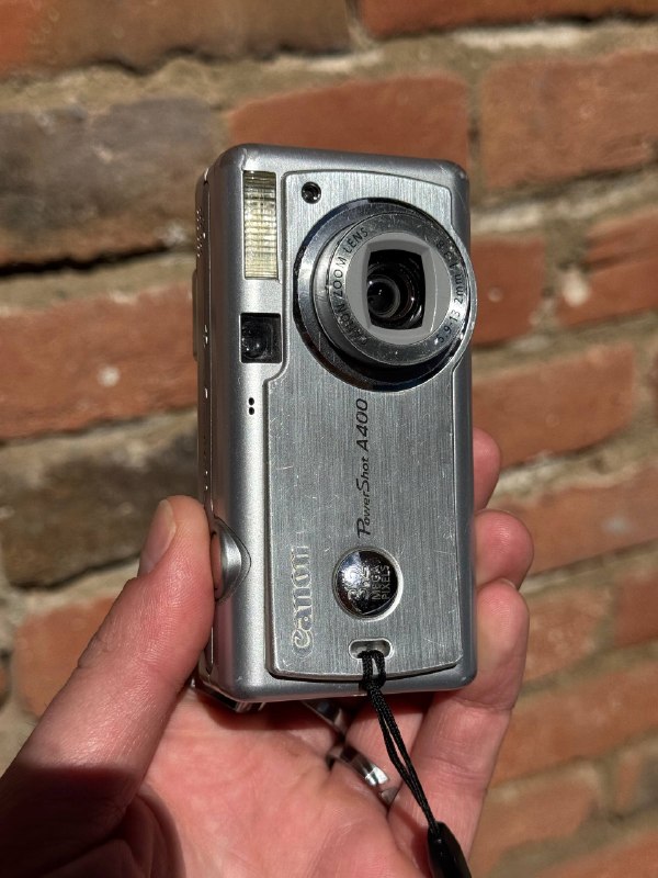 Продаётся компактная цифровая камера Canon PowerShot A400. — фото 1