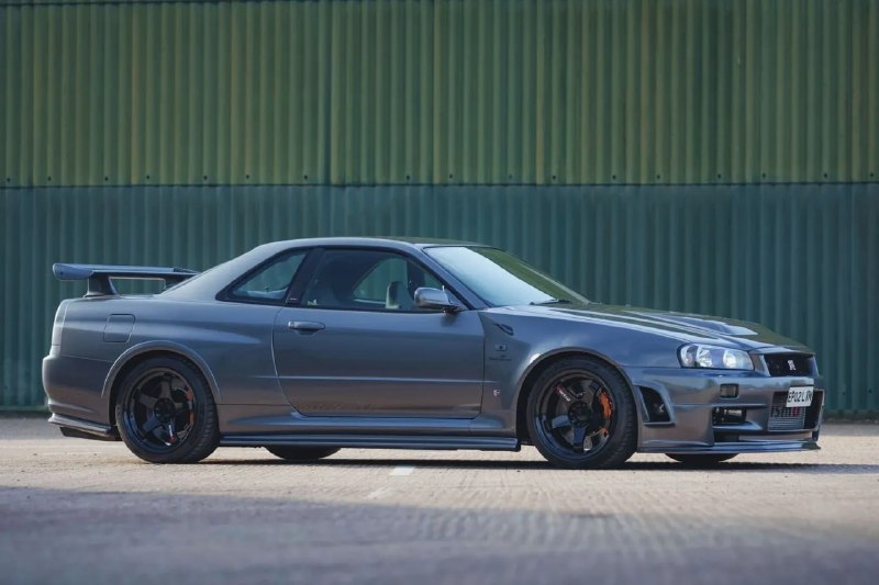 Коллекцию из пяти Nissan Skyline GT-R R34 за 3 МИЛЛИОНА евро выставят на аукцион. 4