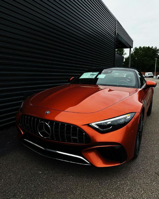 1 of 50 Mercedes-AMG SL63 MANUFAKTUR Big Sur Edition 4.0-L V8 BITURBO
