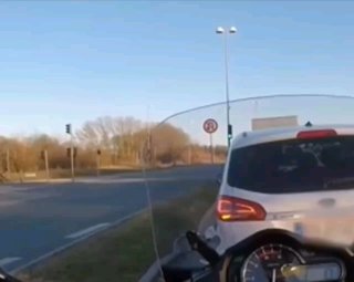 Посчитайте количество идиотов в кадре 😆🤷🏻‍♂️https://t.me/sochiautoparts@sochi