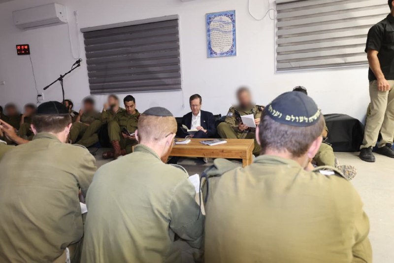 ערב ט באב: נשיא המדינה הרצוג בקריאת מגילת איכה יחד עם לוחמיה החרדים של חטיבת החשמונאים