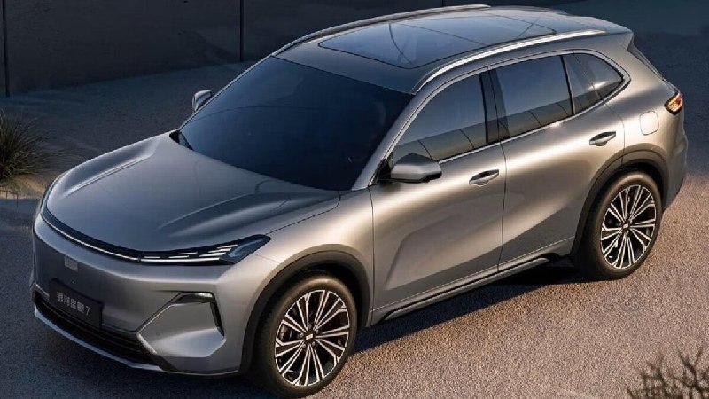 Российские автовладельцы не успевают растаможить авто до повышения утильсбора из