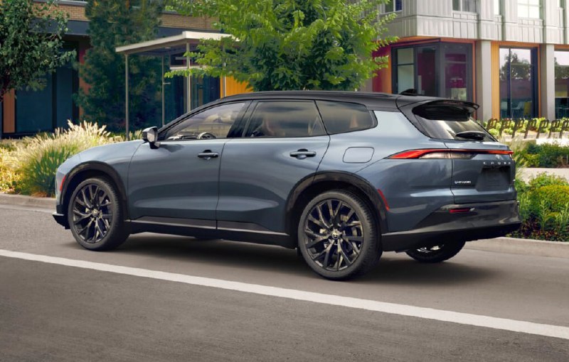 Toyota обновила кроссовер Crown Signia 2