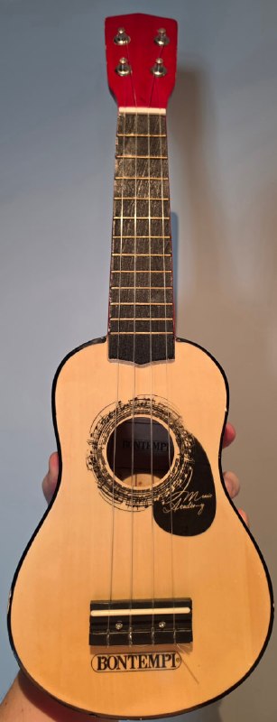 укулеле Bontempi, с коробкой — 40 лари — фото 1