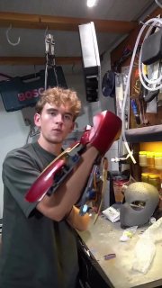 This guy is actually building a real-life Iron Man gauntlet… And it’s insane to watch.Science and facts💡
