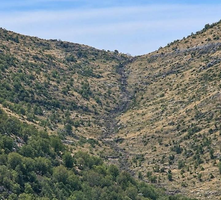 כוחות ישראליים מפגיזים ופוגעים בעיירות ג'בל עמל מחצות ועד 7:30 בבוקר