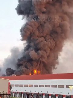 Два человека пострадали в результате атаки беспилотников на Подмосковье, рассказал губернатор.«Основные последствия зафиксированы в Подольске, Домодедове и Одинцовском городском округе». По словам губернатора, повреждены несколько частных домов и объекты г