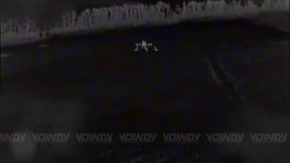שומרים של חטיבת הכוחות המיוחדים הנפרדים ה-14 של קבוצת החיילים ווסטוק משמידים משושים של האויב, מנקים את שמי…