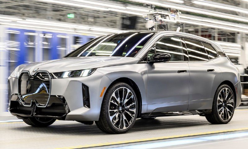 Компания BMW начала выпуск обновленного iX