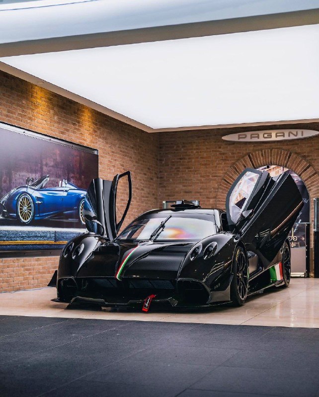 Pagani Huayra R и Pagani Zonda R