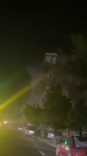 הרגע שבו קרס בניין מגורים באזור "ביר אל-עבד" בפרבר הדרומי של ביירות; כתוצאה ממיקוד קודם של מטוסי כיבוש.