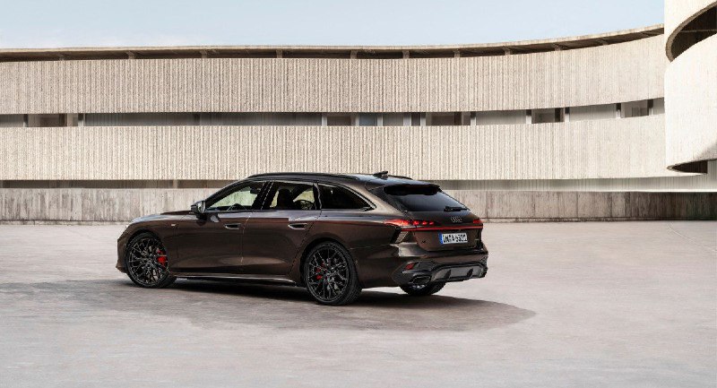 Компания Audi официально представила универсал A6 Avant нового поколения. 5