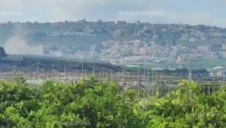 ️🇱🇧🇮🇱 הפצצת ארטילריה ישראלית פקדה את העיירה אל-מנצורי בדרום לבנון.