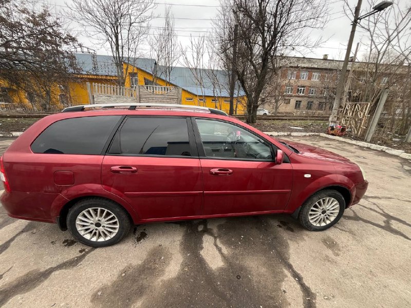 Собственник !!! продам лачетти 2007 года в кузове универсал. объем двигателя 1.6 пробег 270000 км (... - фотография