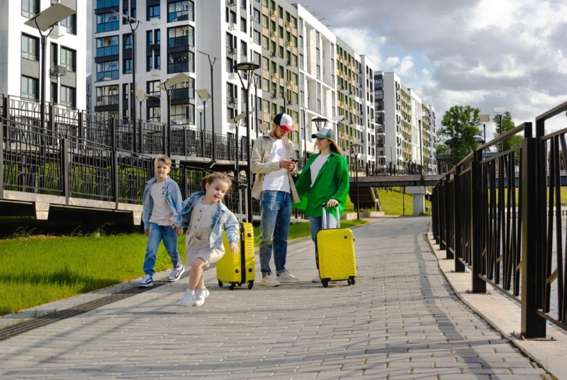 Комфорт начинается не с квадратных метров, а атмосферы когда за воротами не шум трассы, а тишина леса. Дети спокойно бегают во дворе, а вечерняя пр... - изображение 1 - комфорт, больше, где