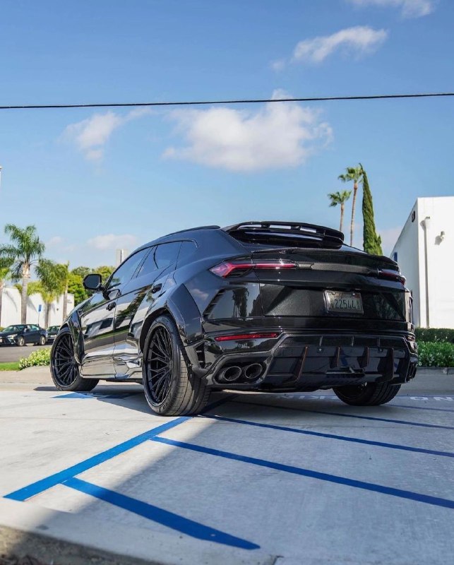 Widebody Lamborghini Urus 3