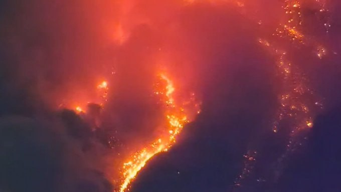 מבזק: Guatemala raises מבזק: level following volcano eruption: official bit.ly/4fT4SDd