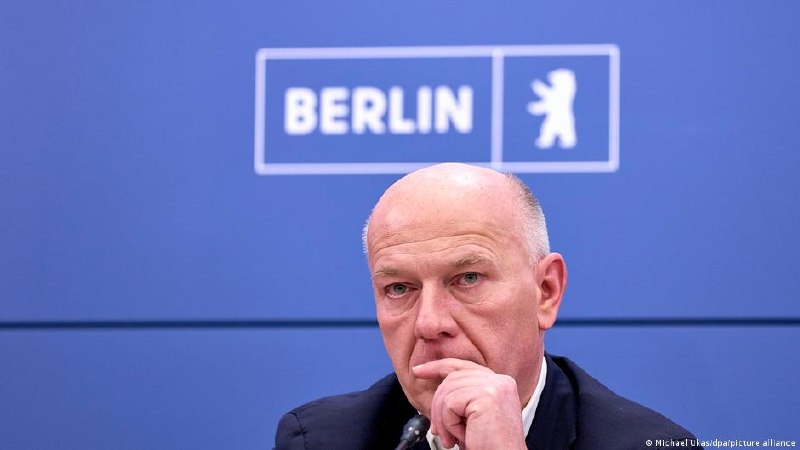 Берлинский бургомистр не пойдет на выборы, потому что врал о своей работеКай Вегнер снял свою кандидатуру с выборов в Берлине, потому что его уличили во лжи. Он извинился, но доказывать, что бургомистр врал, пришлось долго.История началась в январе, когда 