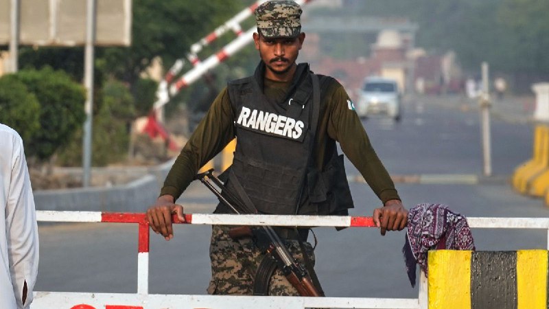 India is planning imminent military attack, Pakistan claims