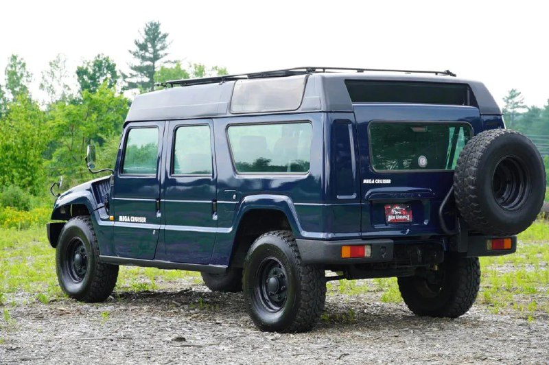 Редкий Toyota Mega Cruiser 1996 года с сафари-историей выставили на аукцион в США 4