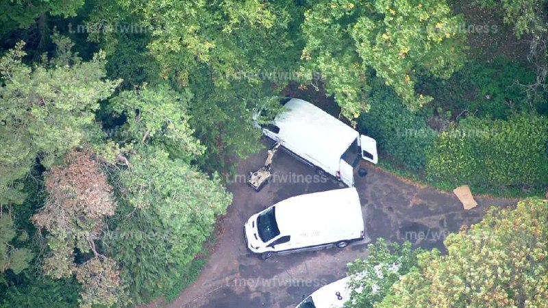 ️🇬🇧 A number of white vans were searched by a British Army bomb squad, and a remote controlled bomb disposal robot was seen checking a number of white vans in the area around RFF Fairford, where explosives are suspected to have been planted.