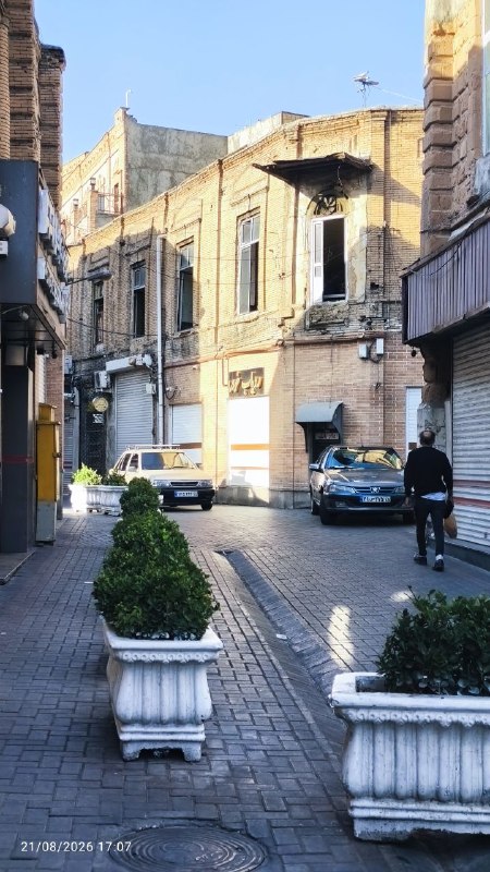 جانیم آزربایجان′یم | Canım Azərbaycan′ım: تبریزین میخانا کوچه سی میار میار کوچه سیکف لری ایشلییبلر آمما حیف ساختومانلار کی قیدمتی تاریخی گورسدیر اونلار اوچوخ قالی