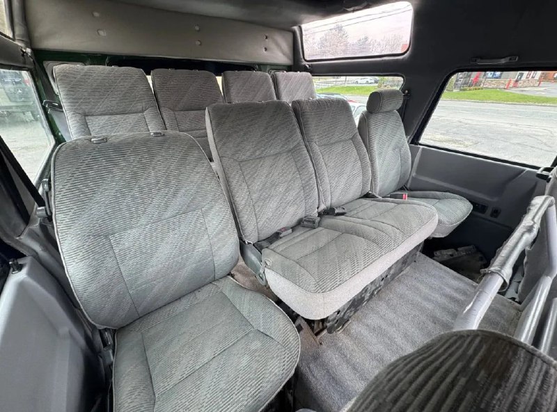 Редкий Toyota Mega Cruiser 1996 года с сафари-историей выставили на аукцион в США 3