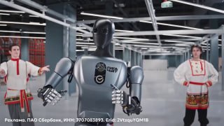 #ТанцуйКакГрин В РИТМЕ ВСЕЙ СТРАНЫ 😎Робот Грин пускается в пляс и дает старт новому ТАНЦЕВАЛЬНОМУ ЧЕЛЛЕНДЖУ.Да-да, вы не ослышались! В честь Дня России мы объединяем технологии и традиции. А Грин — наш первый ИИ-робот на базе Green-VLA задаёт ритм праздник