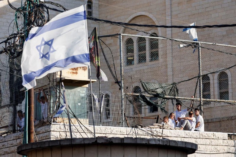 חדש: שר החוץ הישראלי סער איים בתגמול לאחר ששר החוץ של בריטניה מיליבנד הכריז על חבילת סנקציות "מקיפה" נגד הת…