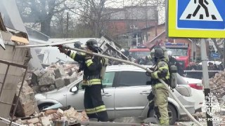 Производителей пиротехники задержали после взрыва во Владикавказе, при котором погибли два человекаПосле взрыва на складе пиротехники во Владикавказе задержаны несколько подозреваемых в незаконном производстве пиротехнических изделий, сообщил глава Северно