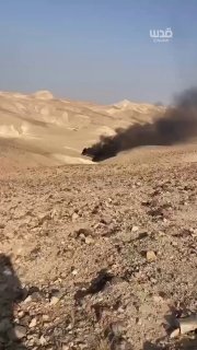 مستوطنون يحرقون مركبات عمال جنوب الخليل