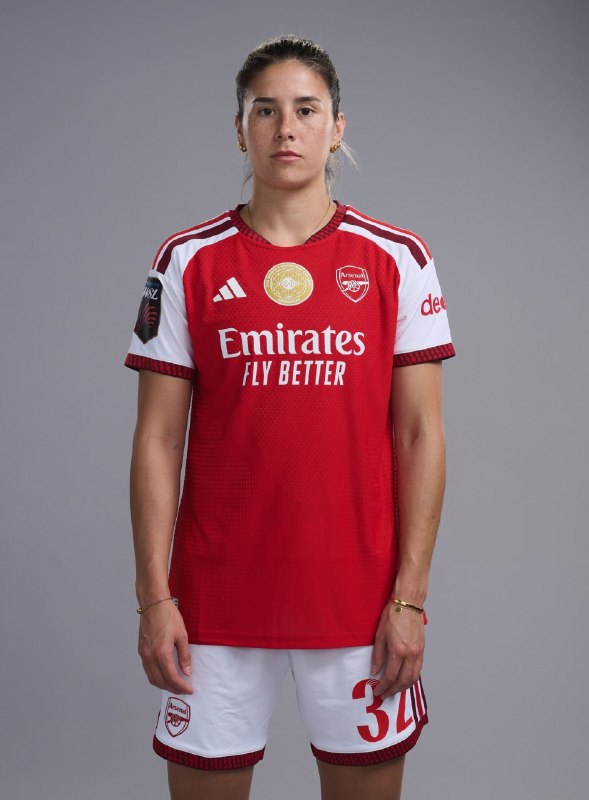 ArsenalWFC | زنان آرسنال: 📸 #کنی_کراس دیر به تیم اضافه شد ولی تا رسید زود عکساشو گرفتن🤩📸Kyra Cooney-Cross@ArsenalWFC_fans📸 #کنی_کراس دیر به تیم اض