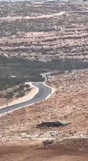 מתקפה חדשה מתנחלים תוקפים כלי רכב באזור מרג' סאי בין הכפרים אבו פלאח וטורמוס איה, מזרחית לרמאללה.