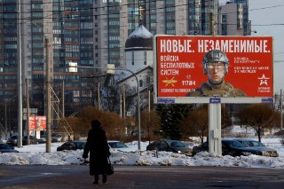 В Тульской области более 50 млн рублей перенаправили с поддержки сирот и малоимущих на выплаты военным  Правительство Тульской области перераспределило 54,2 млн рублей с социальных программ на единовременные выплаты военным, сотрудникам Росгвардии и другим