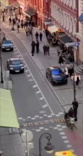 В центре Москвы девушка купила кефир и проучила наглого автомобилиста, припарков