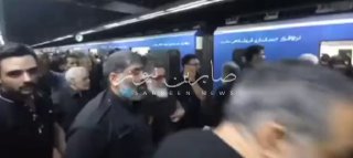 קריאות "מוות לאמריקה" בהלוויה המונית בטהרן