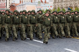 📍 Главы непризнанных республик, Лукашенко и президент Лаоса. Кто из иностранных лидеров приедет на 9 мая в МосквуКремль опубликовал список иностранных лидеров, которые приедут в Москву на День Победы. В их числе:🔹 президент непризнанной Абхазии Бадра Гунба