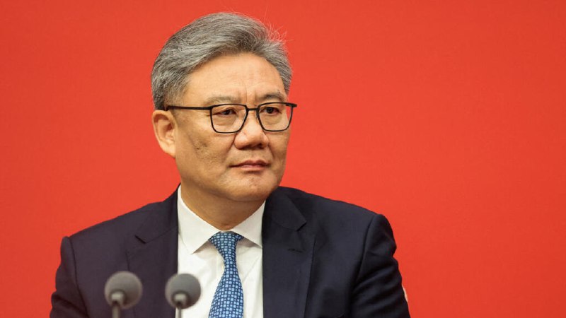 中国呼吁德国敦促荷兰撤销对安世半导体的接管决定中国商务部长王文涛周二（11月11日）在与德国经济事务与能源部长凯瑟琳娜·赖歇（Katherina Reiche）通话时表示，希望德国出面敦促荷兰政府撤销对中国控股的半导体制造商安世半导体的接管决定。这是北京首次公开要求第三国介入，敦促荷兰撤回其于9月30日作出的接管行动。德国经济部长强调：中国新实施的广泛出口管制措施——包括对稀土的限制——“不符合国际规范”，并将“对德国作为经济体造成重大影响”。👉 继续浏览后续：https://rfi.my/CAwV.g