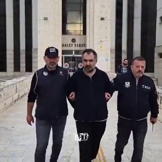 בזמן שהמורה שהעליב את אטאטורק ואת הדגל הטורקי בבאליקסיר נלקח משם על ידי צוותי TEM, אדם אחד אמר: "יהיו לנו ס…