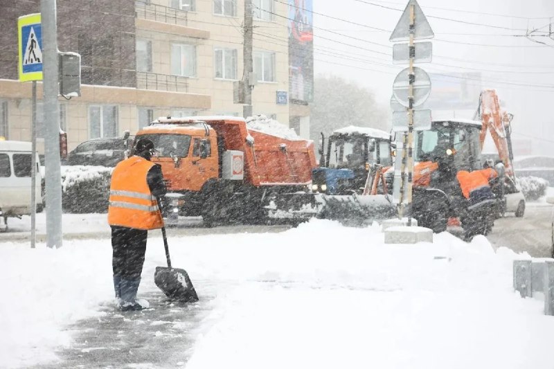 נובוסיבירסק מתכוננת לירידות שלג בחורף עם ציוד ועובדים לצורך פינוי שלג בחורף בנובוסיבירסק, הם מתכננים להשתמש…