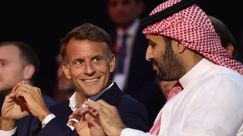 اسکان نیوز: 🔻محمد بن سلمان در پاریس؛ گفتوگو با ماکرون درباره تنگه هرمز و مسیرهای جایگزین انرژیامانوئل ماکرون، رئیسجمهوری فرانسه، و