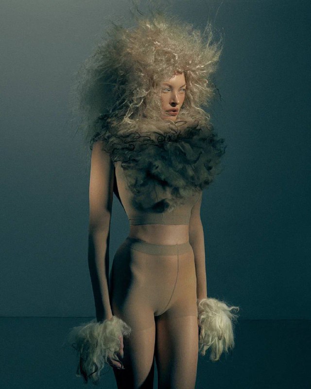 В ноябре 2023 года я всерьез задумалась об онлайн—курсе для мастеров по волосам + для тех, кто хочет начать заниматься волосами. Не могу поверить, что к концу 2024 я не только создала обручение, но еще и провела его два раза. В общем 5 месяцев, 50 учеников и 3 съемки  🙌🏻Делюсь с вами свежими кадрами от фотографа Дарьи Косиновой / портфолио :В ноябре 2023 года я всерьез задумалась об онлайн—курсе для мастеров по волосам + для тех, кто хочет начать заниматься волосами. Не могу поверить, что к концу 2024 я не только создала обручение, но еще и провела его два раза. В общем 5 месяцев, 50 учеников и 3 съемки  🙌🏻Делюсь с вами свежими кадрами от фотографа Дарьи Косиновой / портфолио :