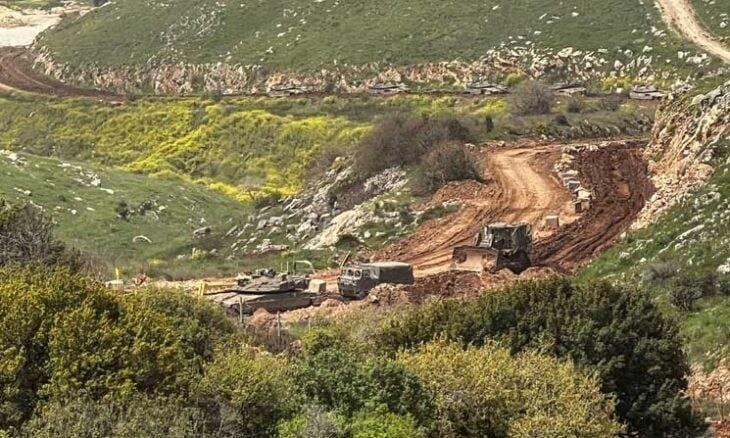 🔸 נסיגת חטיבה 401 של צבא השבוי של ישראל מדרום לבנון