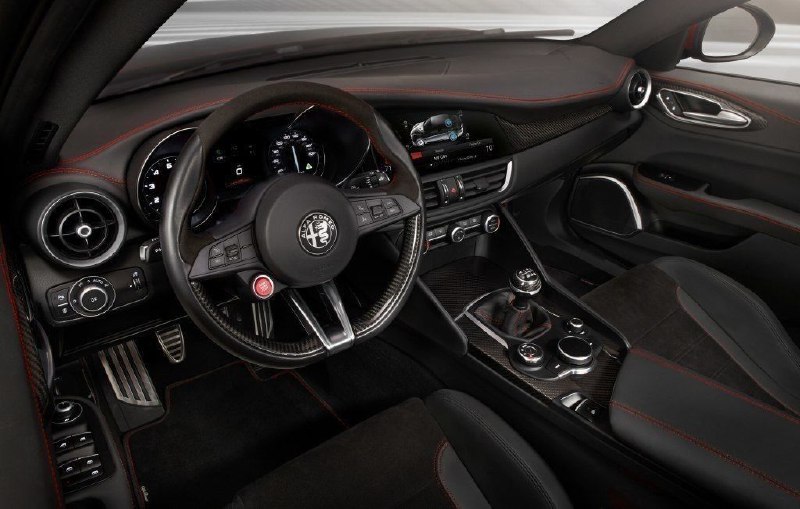 Alfa Romeo Giulia Quadrifoglio 5